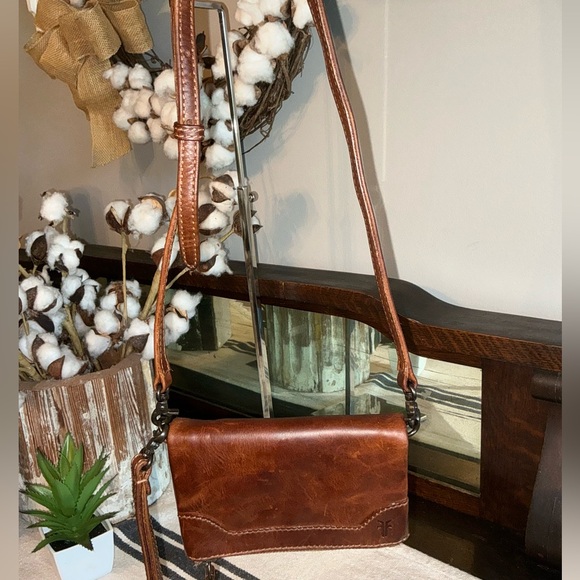 Frye Leather Stadium Bag Crossbody Wristlet Cognac Brown Retail $178 - Picture 4 of 14